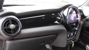 MINI Hatchback Cooper S Level 2