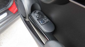 MINI Hatchback Cooper S Level 2