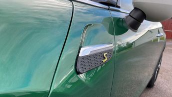 MINI Hatchback Cooper S Level 2