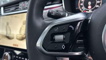 Jaguar F-PACE R-Dynamic SE Black