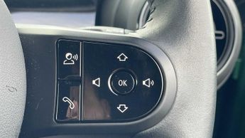 MINI Hatchback Cooper S Level 2