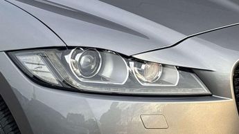 Jaguar F-PACE Chequered Flag