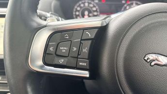 Jaguar F-PACE Chequered Flag