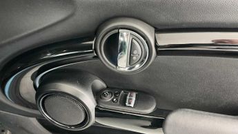 MINI Hatchback Cooper S Level 2