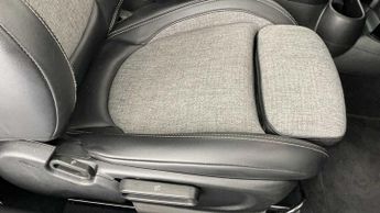 MINI Hatchback Cooper S Level 2