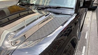 Land Rover Defender S