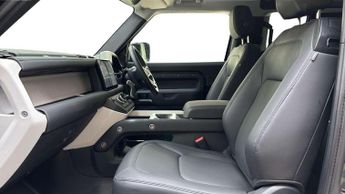 Land Rover Defender S