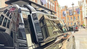 Land Rover Defender S