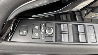 Land Rover Range Rover Evoque R-Dynamic SE