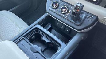 Land Rover Defender S