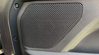 Land Rover Defender S