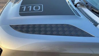 Land Rover Defender S