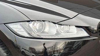 Jaguar F-PACE Chequered Flag