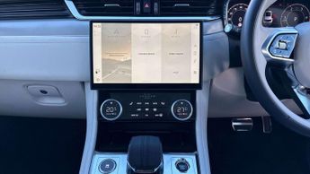Jaguar F-PACE R-Dynamic SE Black