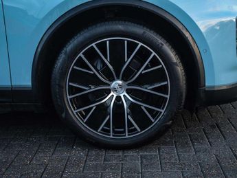 Porsche Macan Electric 