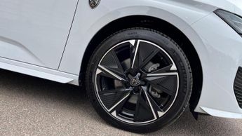 Peugeot 308 54kWh First Edition Auto 5dr