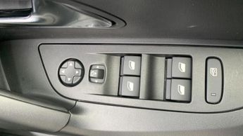 Peugeot 2008 50kWh Allure SUV 5dr Electric Auto (7kW Charger) (136 ps)