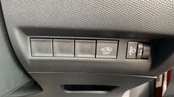 Peugeot 2008 50kWh Allure SUV 5dr Electric Auto (7kW Charger) (136 ps)