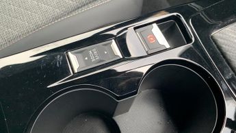 Peugeot 2008 50kWh Allure SUV 5dr Electric Auto (7kW Charger) (136 ps)