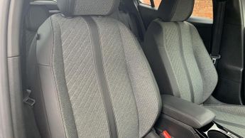 Peugeot 2008 50kWh Allure SUV 5dr Electric Auto (7kW Charger) (136 ps)