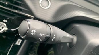 Peugeot 2008 50kWh Allure Auto 5dr (7kW Charger)