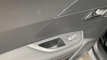 Peugeot 2008 50kWh Allure Auto 5dr (7kW Charger)