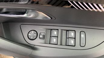 Peugeot 2008 50kWh Allure Auto 5dr (7kW Charger)