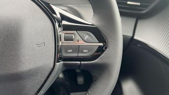 Peugeot 208 50kWh E-Style Auto 5dr (7.4kW Charger)