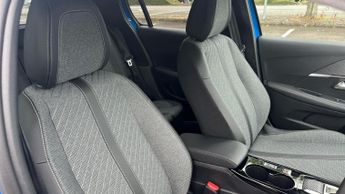 Peugeot 208 50kWh E-Style Auto 5dr (7.4kW Charger)
