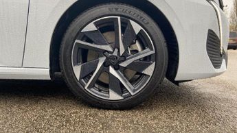 Peugeot 308 1.6 12.4kWh Allure Hatchback 5dr Petrol Plug-in Hybrid e-EAT Eur