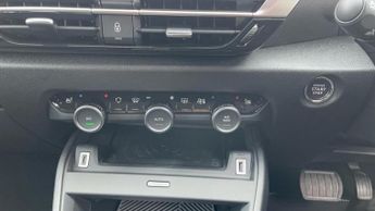 Citroen C4 50kWh e-series Hatchback 5dr Electric Auto (7.4kW Charger) (136 