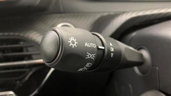 Peugeot 208 50kWh E-Style Hatchback 5dr Electric Auto (7.4kW Charger) (136 p