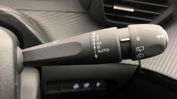 Peugeot 208 50kWh E-Style Hatchback 5dr Electric Auto (7.4kW Charger) (136 p