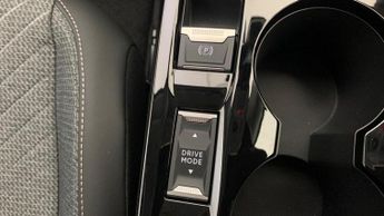 Peugeot 208 50kWh E-Style Hatchback 5dr Electric Auto (7.4kW Charger) (136 p
