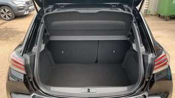 Peugeot 208 50kWh E-Style Auto 5dr (7.4kW Charger)