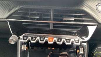 Peugeot 208 50kWh E-Style Auto 5dr (7.4kW Charger)