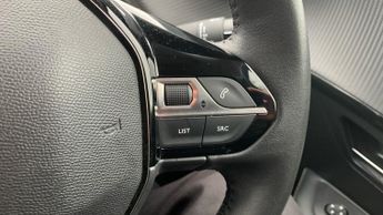 Peugeot 208 50kWh E-Style Auto 5dr (7.4kW Charger)