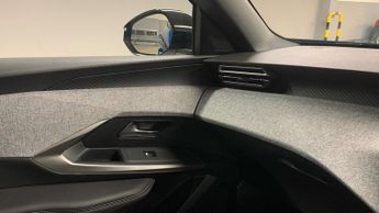Peugeot 3008 SUV 1.2 MHEV Allure SUV 5dr Petrol Hybrid e-DSC Euro 6 (s/s) (136 ps