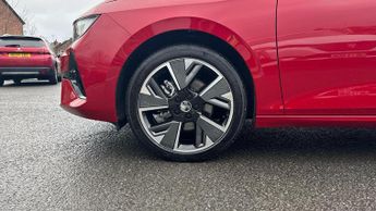 Vauxhall Astra Electric 54kWh Ultimate Sports Tourer Auto 5dr