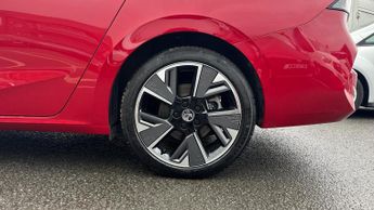 Vauxhall Astra Electric 54kWh Ultimate Sports Tourer Auto 5dr