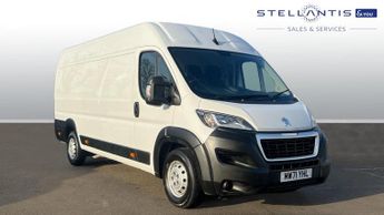 Peugeot Boxer 2.2 BlueHDi 435 Professional Panel Van 5dr Diesel Manual L4 H2 E