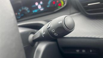 Peugeot 208 50kWh E-Style Auto 5dr (7.4kW Charger)