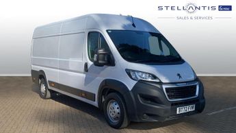 Peugeot Boxer 2.2 BlueHDi 435 Professional Panel Van 5dr Diesel Manual L4 H2 E