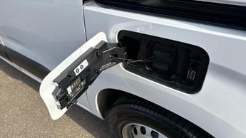 Citroen Berlingo 52kWh Enterprise M 5dr Electric Auto SWB (7.4kW Charger) (136 ps