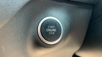 Volvo XC40 2.0 T4 Inscription Pro SUV 5dr Petrol Auto Euro 6 (s/s) (190 ps)