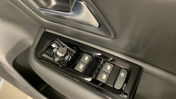 Citroen C5 X 1.6 12.4kWh Shine Hatchback 5dr Petrol Plug-in Hybrid e-EAT8 Eur
