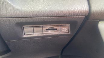 Peugeot 308 54kWh GT Hatchback 5dr Electric Auto (156 ps)