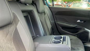 Peugeot 308 54kWh GT Hatchback 5dr Electric Auto (156 ps)