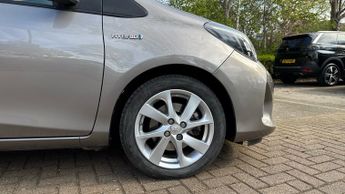 Toyota Yaris 1.5 VVT-h Sport Hatchback 5dr Petrol Hybrid E-CVT Euro 6 (101 ps
