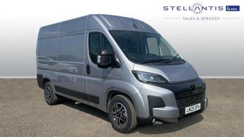 Peugeot Boxer 2.2 BlueHDi 335 Professional EAT8 L2 Medium Roof Euro 6 (s/s) 5d